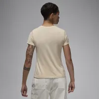 Nike Jordan жіноча Graphic Slim футболка колір коричневий