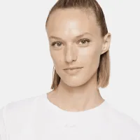 Nike Dri-FIT One Luxe женская Twist Cropped Short-Sleeve Top цвет белый