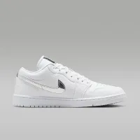 Nike Air Jordan 1 Low SE жіноча Кросівки колір білий