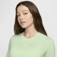 Nike Sportswear Essential жіноча Slim Cropped футболка колір зелений