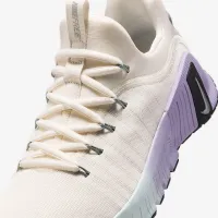 Nike Free Metcon 6 SE жіноча для тренування Кросівки колір сірий