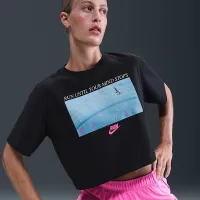 Nike Sportswear Club жіноча Cropped футболка колір чорний