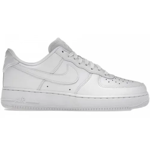 Кроссовки NIKE AIR FORCE 1 '07 FRESH (DM0211 100)