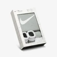 Nike Baby (6-12M) Bodysuit, Hat and Booties Box комплект колір зелений