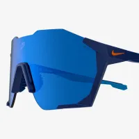 Nike Charged Shield Mirroцвет красный Sunglasses синий