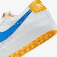 Nike Blazer Low '77 жіноча Кросівки колір білий