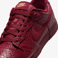 Nike Dunk Low жіноча Кросівки колір червоний