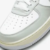 Nike Air Force 1 '07 LV8 чоловічі Кросівки колір сірий