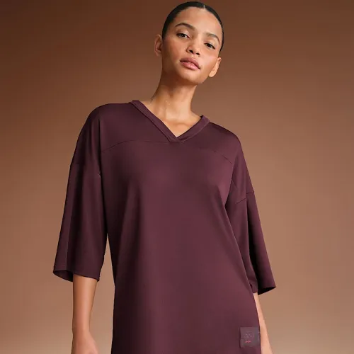 NikeSKIMS Airy жіноча оверсайз V-Neck футболка колір червоний
