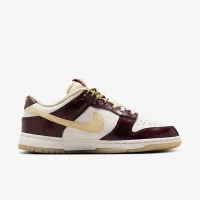 Nike Dunk Low LX жіноча Кросівки колір білий