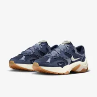 Nike AL8 