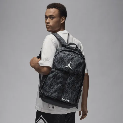 Nike Jordan Quai 54 рюкзак (35L) цвет черный