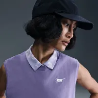 Nike Sportswear Club жіноча Sleeveless Cropped Graphic футболка колір фіолетовий