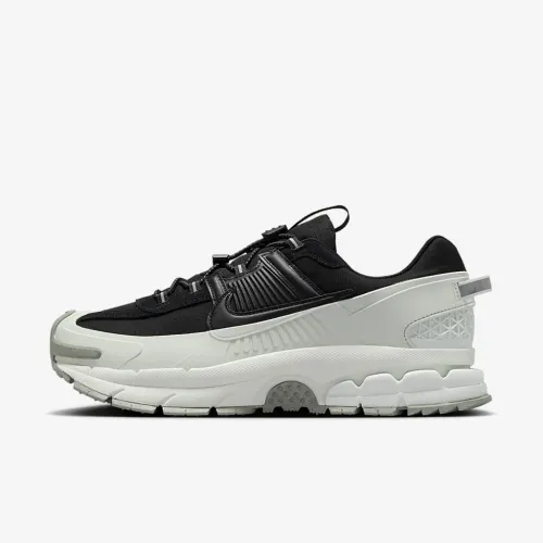 Nike Zoom Vomero Roam чоловічі Winterized Кросівки колір чорний