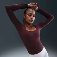 Nike Form жіноча Long-Sleeve Bodysuit колір червоний