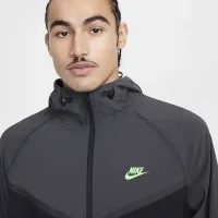 Nike Tech мужские Woven Куртка цвет черный