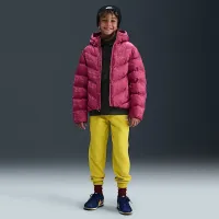 Nike Sportswear All Day Play Big детские Therma-FIT Loose-Fit Puffer Куртка цвет фиолетовый