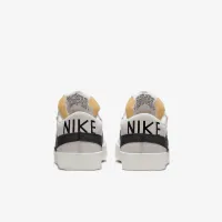 Кроссовки Nike Blazer Low '77 Jumbo DN2158-101 - Белые