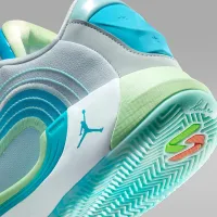 Nike Luka 4 