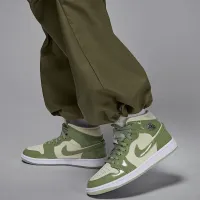 Nike Jordan Brooklyn женская Pants цвет зеленый