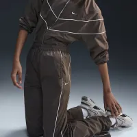 Nike Windrunner жіноча З високою талією Woven Open-Hem Pants колір коричневий