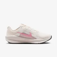 Nike Downshifter 13 женская Road Running Кроссовки (Extra Wide) цвет серый