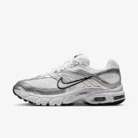 Nike Air Max Moto 2K жіноча Кросівки колір білий