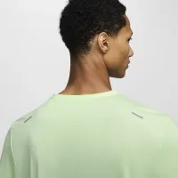 Nike Rise 365 чоловічі Dri-FIT Short-Sleeve Running Top колір зелений