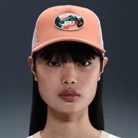 Nike Rise Structuколір червоний Outdoor Trucker Cap Orange