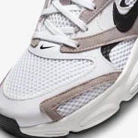 Nike Air Zoom Fire жіноча Кросівки колір білий