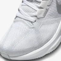 Nike Structure 25 жіноча Road Running Кросівки (Extra Wide) колір білий