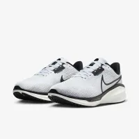 Nike Vomero 17 женская Road Running Кроссовки (Extra Wide) цвет белый