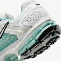 Nike Zoom Vomero 5 жіноча Кросівки колір білий