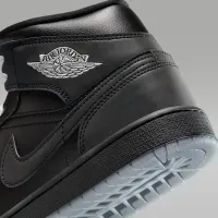 Nike Air Jordan 1 Mid SE чоловічі Кросівки колір чорний