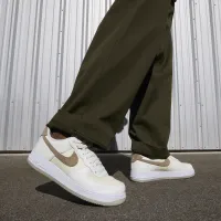 Nike Air Force 1 '07 LV8 чоловічі Кросівки колір білий