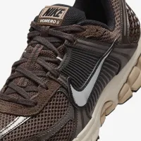 Nike Zoom Vomero 5 женская Кроссовки цвет коричневый