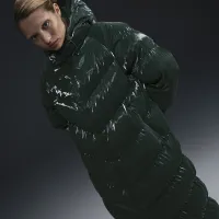 Nike Sportswear Windpuffer жіноча Therma-FIT Loose Hooded Shine Parka колір зелений