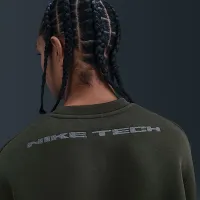 Nike Tech чоловічі Fleece Crew with Reflective Accents колір зелений