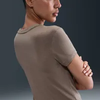 Nike Sportswear Chill Knit жіноча футболка колір коричневий