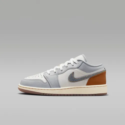 Nike Air Jordan 1 Low SE Big Kids' взуття Grey