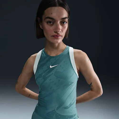NikeCourt Slam женская Dri-FIT Tennis Tank Top цвет зеленый