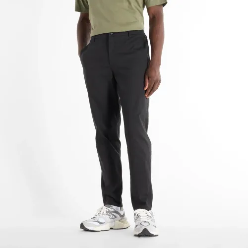 Штаны New Balance MP43554BK - Черные