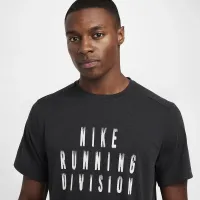Nike Rise 365 Running Division чоловічі Dri-FIT Short-Sleeve Running Top колір чорний