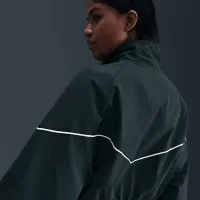 Nike Sportswear Windrunner женская Woven Куртка цвет зеленый