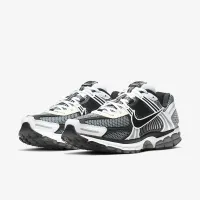 Nike Zoom Vomero 5 SE SP чоловічі Кросівки колір сірий