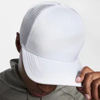 Nike Rise Dri-FIT Trucker Cap колір білий