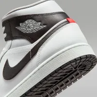 Nike Air Jordan 1 Mid чоловічі Кросівки колір білий