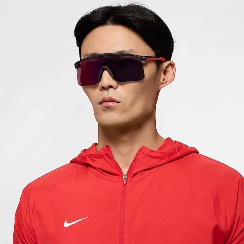 Nike Expedition Shield Mirroцвет красный Sunglasses цвет серый