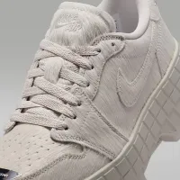 Nike Air Jordan 1 Brooklyn Low жіноча Кросівки колір сірий