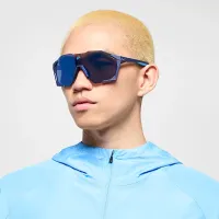 Nike Charged Shield Mirroцвет красный Sunglasses синий